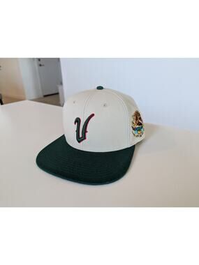 Rings & Crowns Veracruz NLB Cream/Green Team Snapback Hat